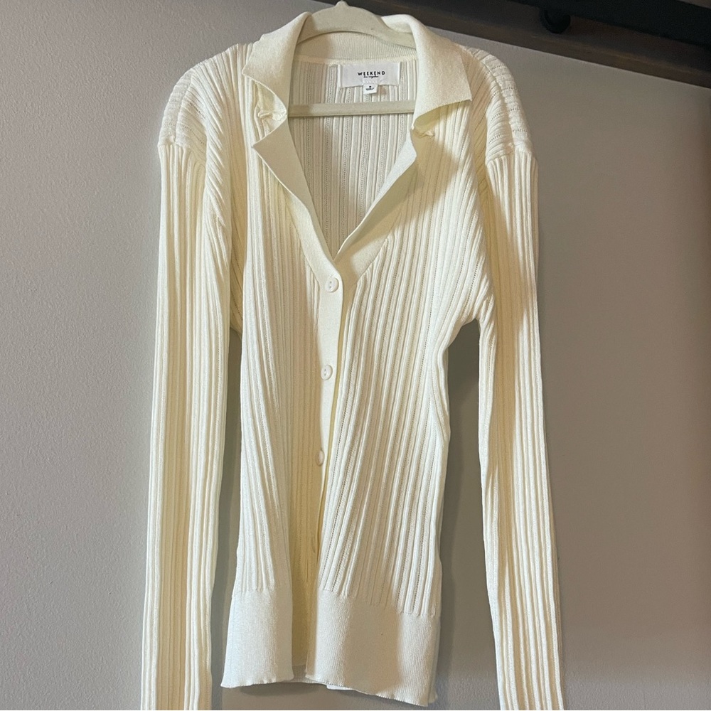 NWOT cream super soft cardigan with collar; size small